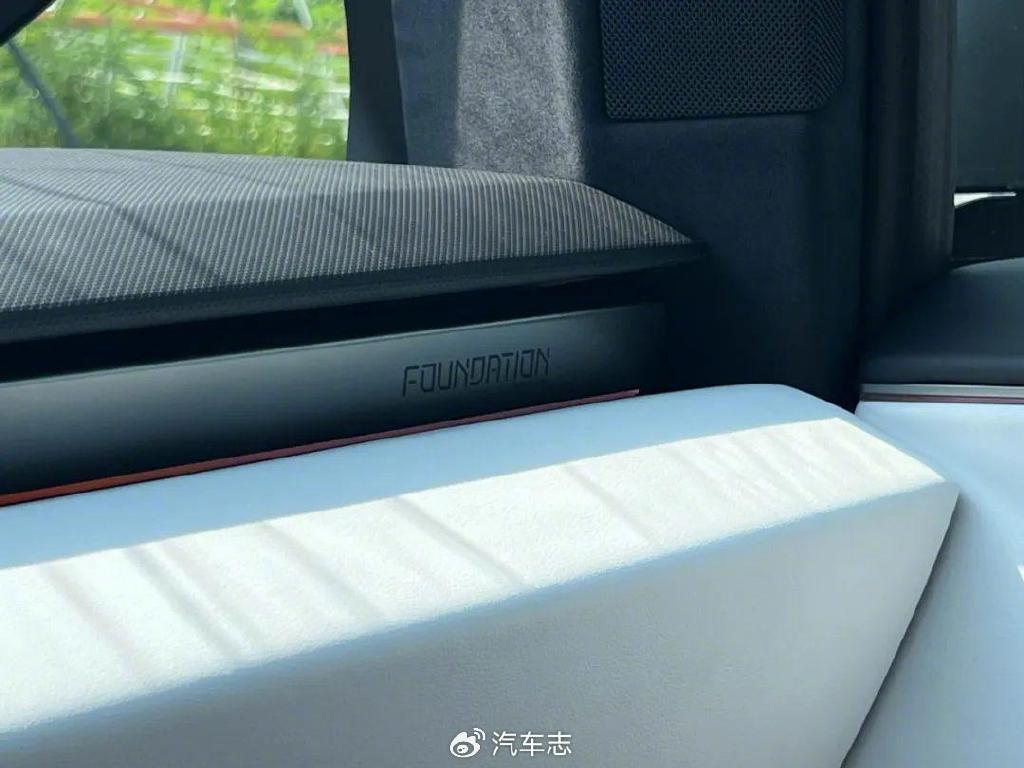 Cybertruck：科幻外观，5 年前发布如今仍回头率爆棚插图16