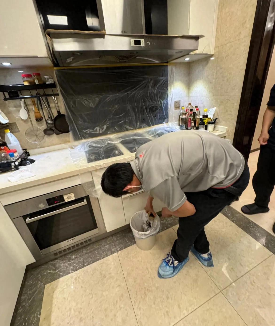 揭秘家居生活中的假努力：洗油烟机滤网的真实故事插图