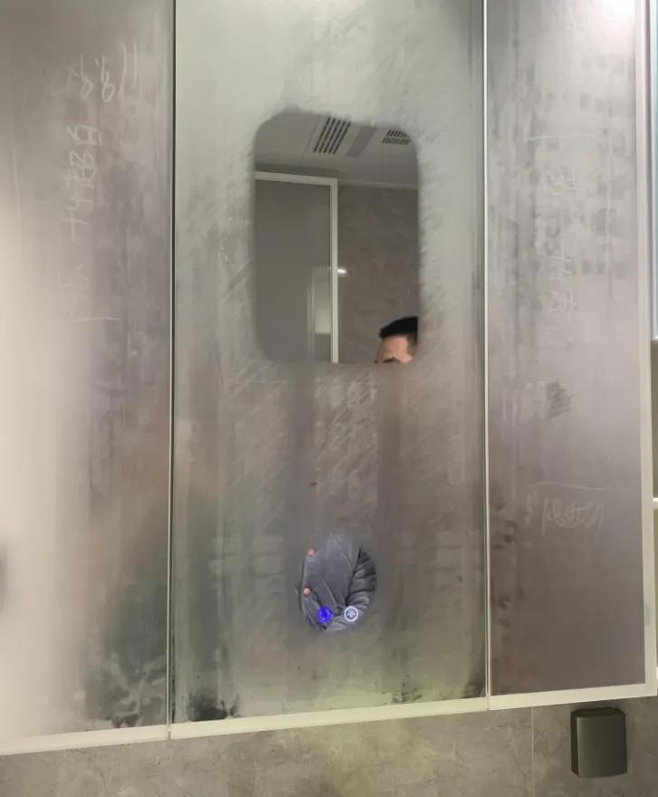 卫生间虽小智慧大！中年阿姨分享百叶窗防走光妙招插图10