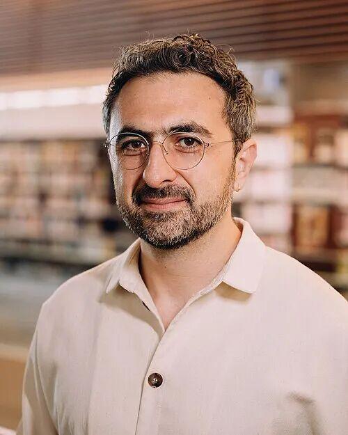 微软AI CEO苏莱曼：AI已超越人类？超级智能的风险与未来走向插图