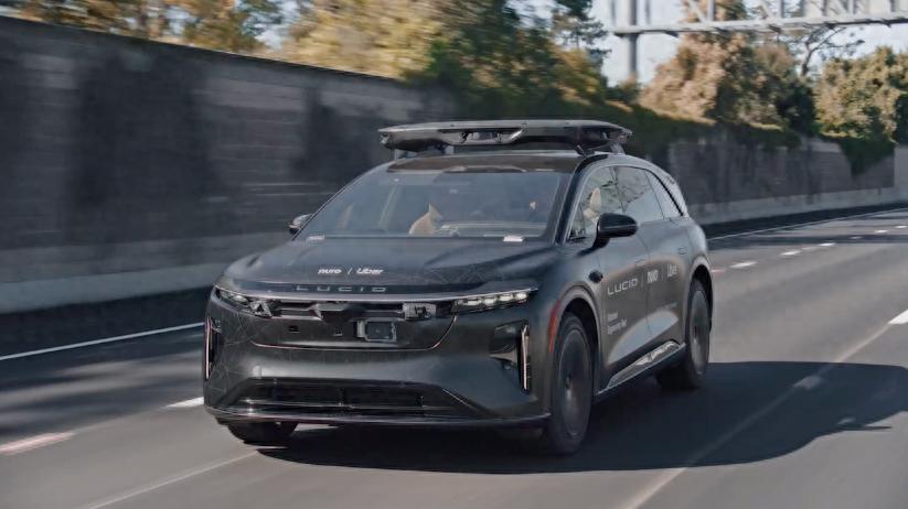 Uber无人驾驶出租车Robotaxi在2026年CES上首次亮相，啥样快来瞧插图