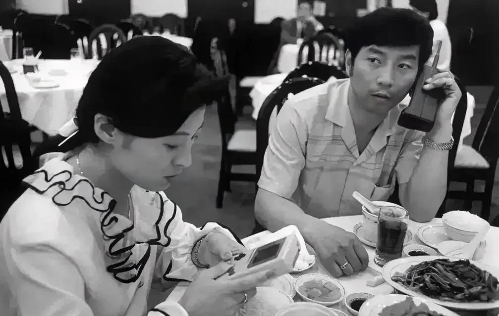 曾经贵得离谱的东西，现在啥样了？固定电话、出租车牌照有话说插图10