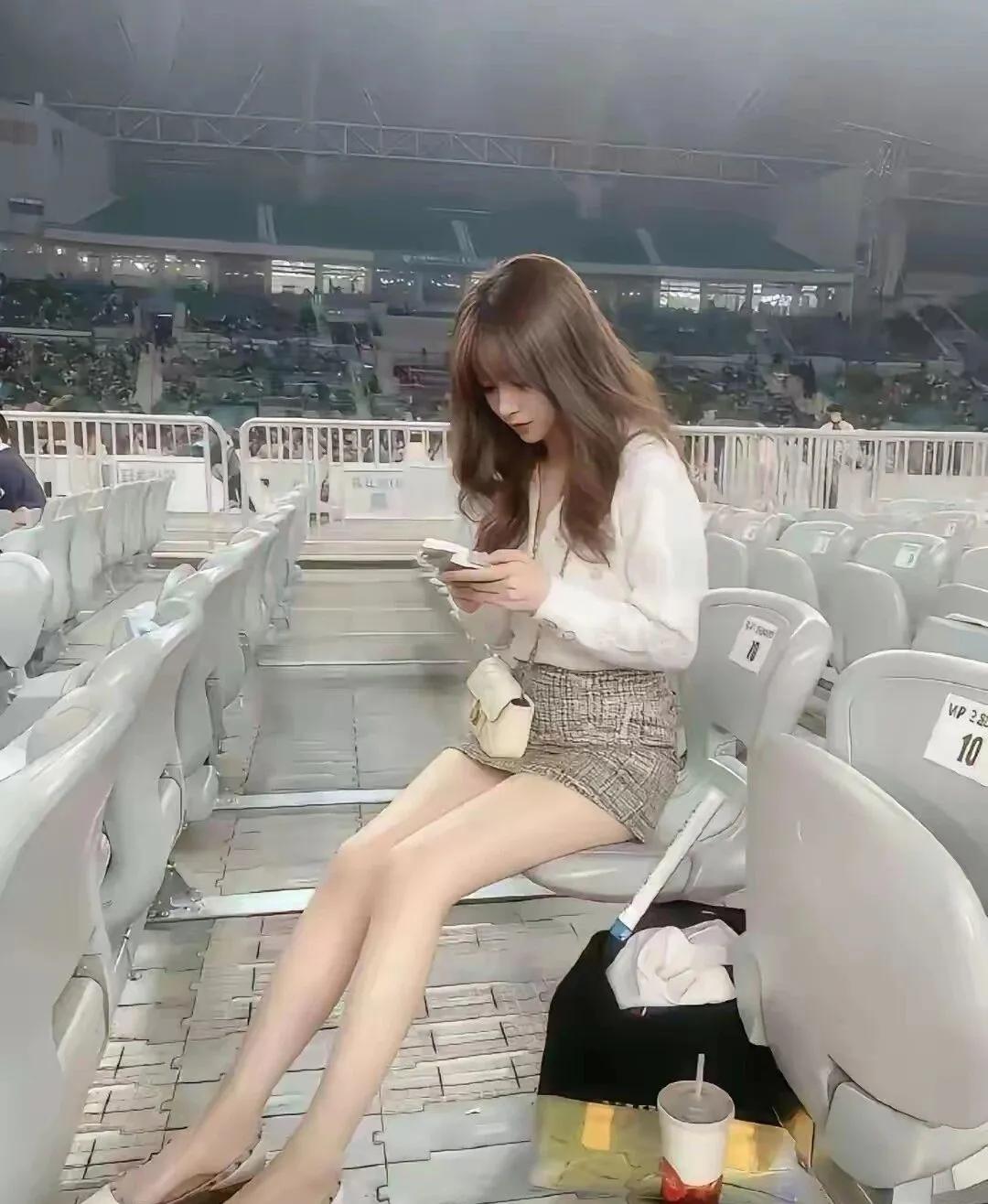 曾经贵得离谱的东西，现在啥样了？固定电话、出租车牌照有话说插图5