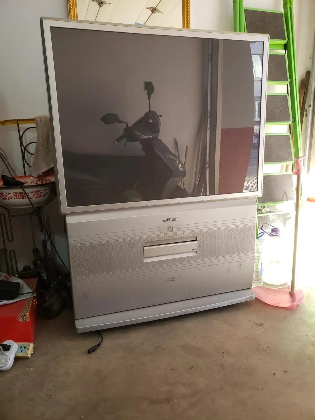 曾经贵得离谱的东西，现在啥样了？固定电话、出租车牌照有话说插图7