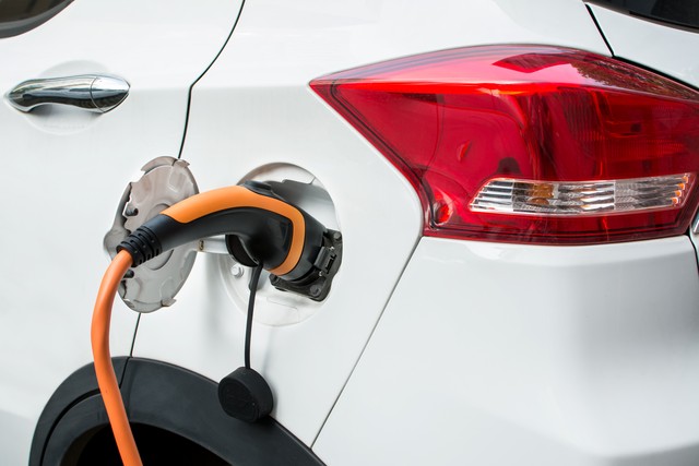 开车五年才懂：爆胎真凶不是胎压，而是这三个隐蔽原因插图2