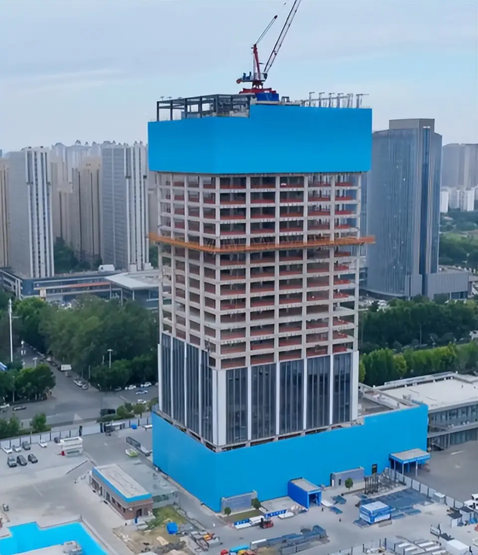 胖东来65亿建梦之城，工地小事引全网议论，背后故事惊人插图17