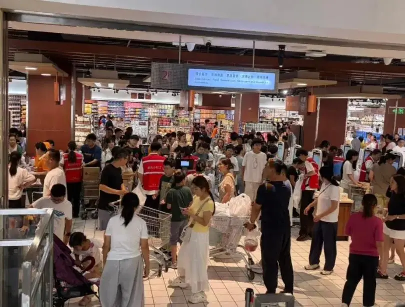 胖东来65亿建梦之城，工地小事引全网议论，背后故事惊人插图5