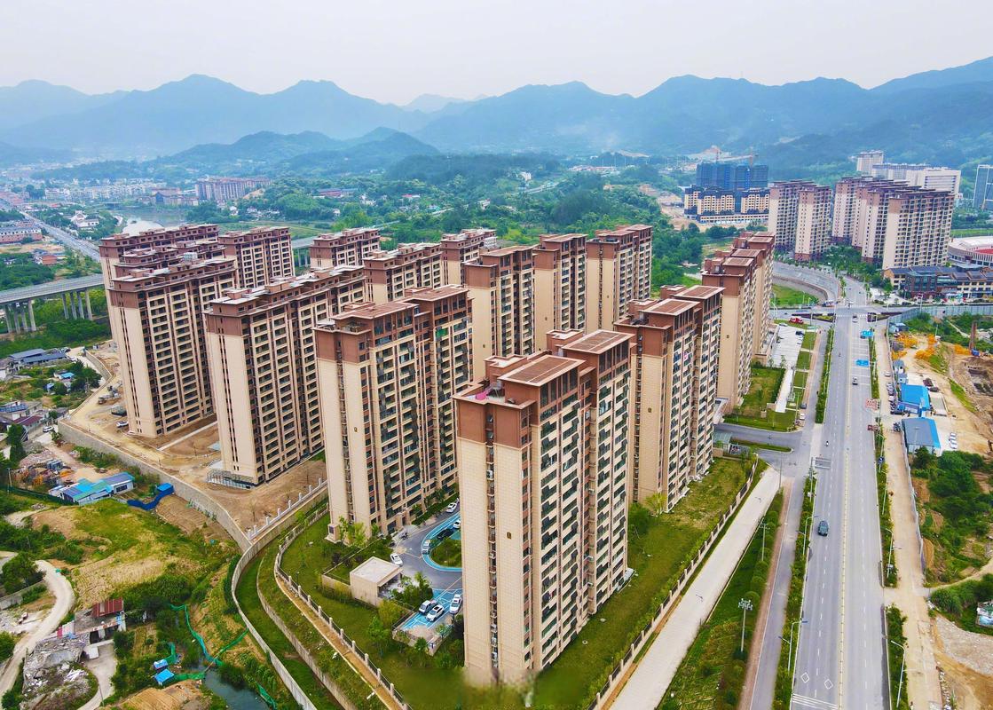 828新政后楼市现状：9月房企拿地骤降七成，核心城市优质地块仍遭央企争抢插图1