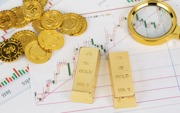 黄金期货交易策略：利用期货市场进行金价波动的交易与对冲